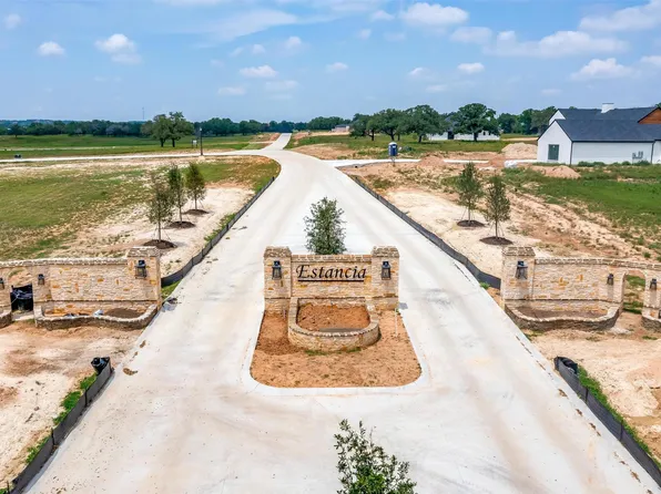 1024 Estancia Blvd, Weatherford, TX 76088