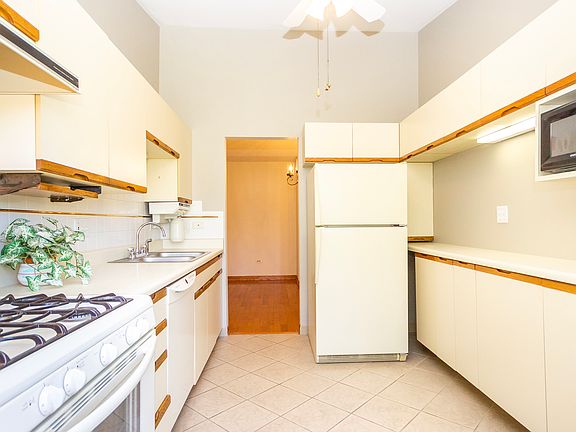 5th image of 601 Elizabeth Dr #27-C-L