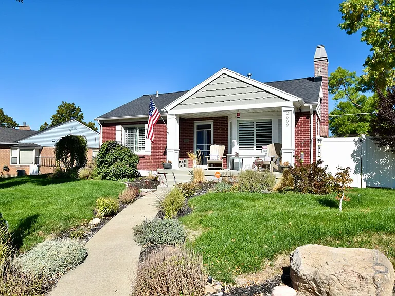 2689 E Barbey Dr — Photo 1