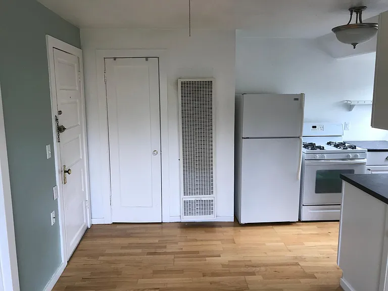 515 Foote St SW #2 — Photo 4