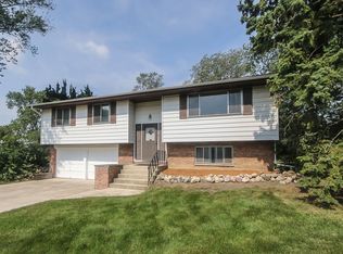 1510 Somerset Ct, Schaumburg, IL 60193