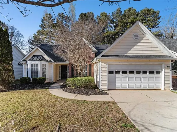 120 Lake Cove Approach, Newnan, GA 30265