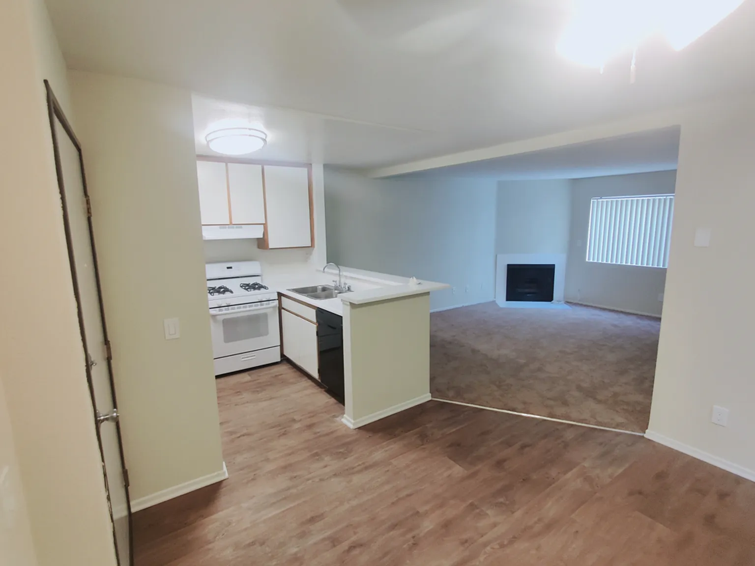 Lassen Apartments — Photo 4