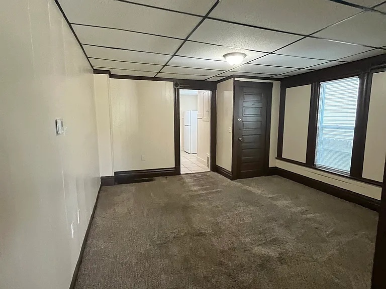 109 1/2 Riverside Dr #109-1.2 — Photo 3