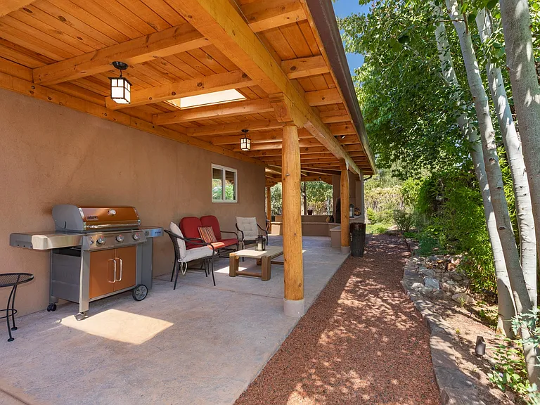 831 Ninita St — Photo 32