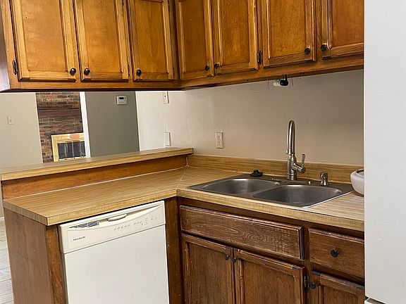 5th image of 113 Garden Crest Cir