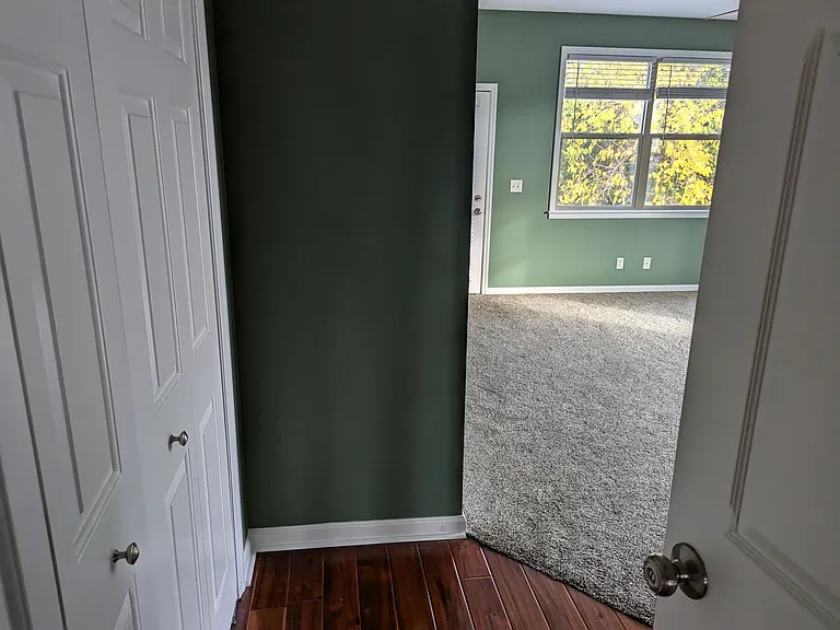 526 Clinton Springs Ave #D — Photo 13