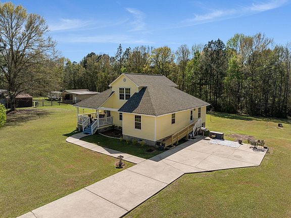 2nd image of 84 Moses Ln
