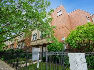 7272 N Rogers Ave, Chicago, IL 60645