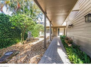 391 Edgemere Way N, Naples, FL 34105