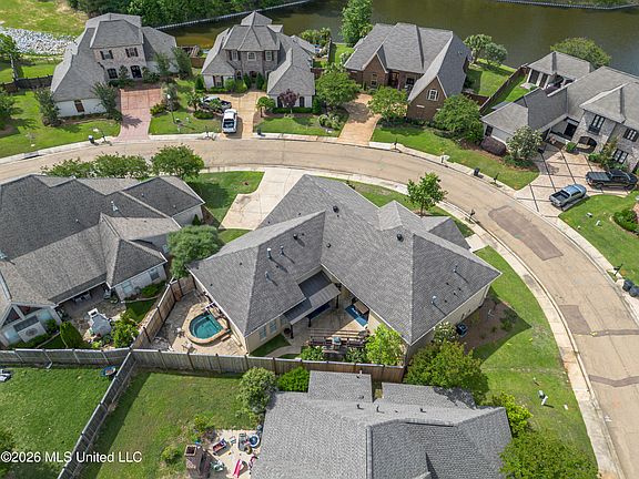 3rd image of 505 Jasper Cir