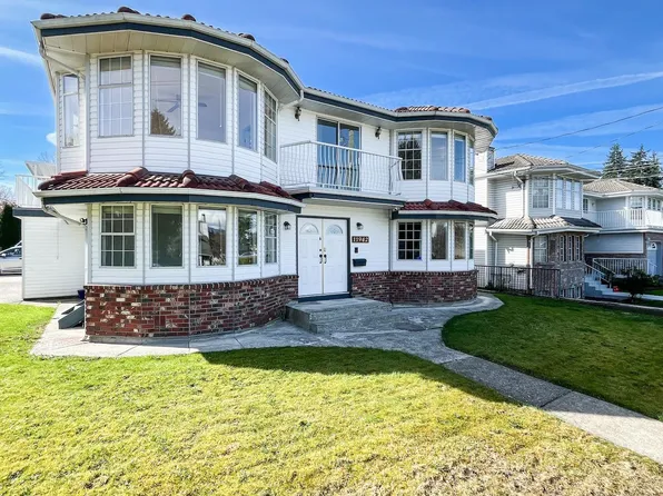 11942 99th Ave, Surrey, BC V3V 2M5