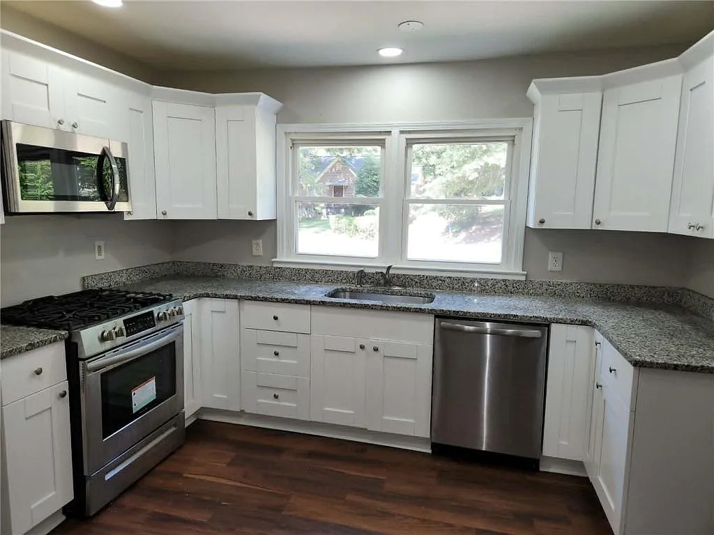 4 bed, 2.0 bath, 1170 sqft, $2,100 — Photo 4