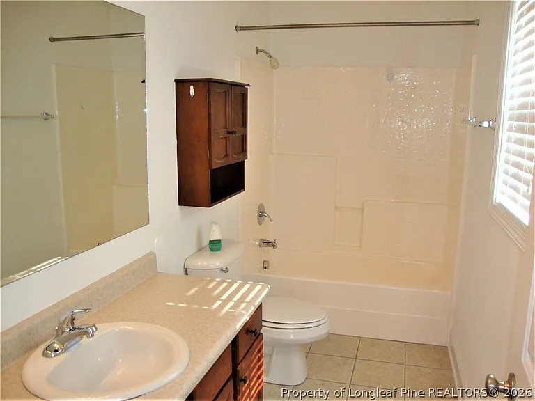 1607 Silver Ridge Ct — Photo 11