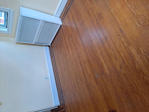 2nd image of 5403 Oakland St Floor 2
