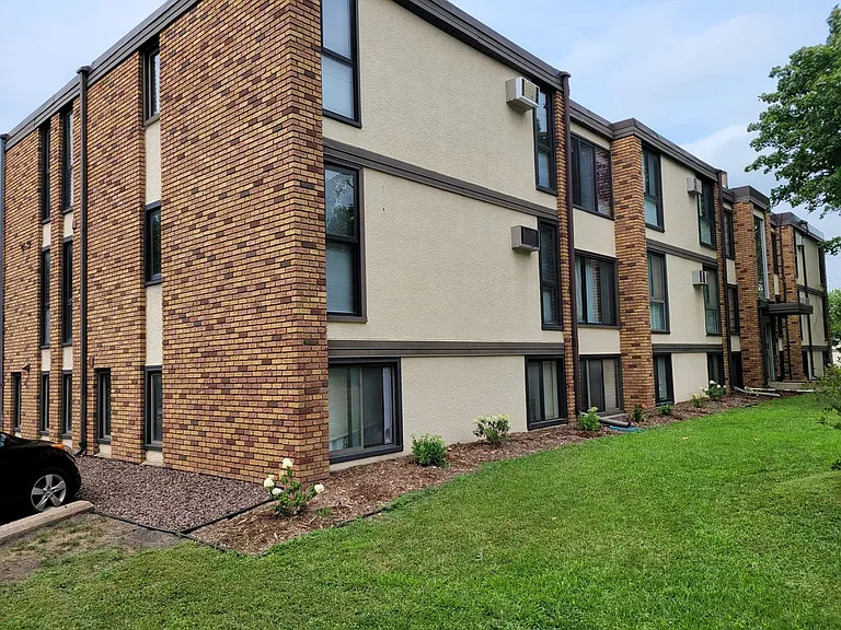 St. Anthony Park Apartments — Photo 10