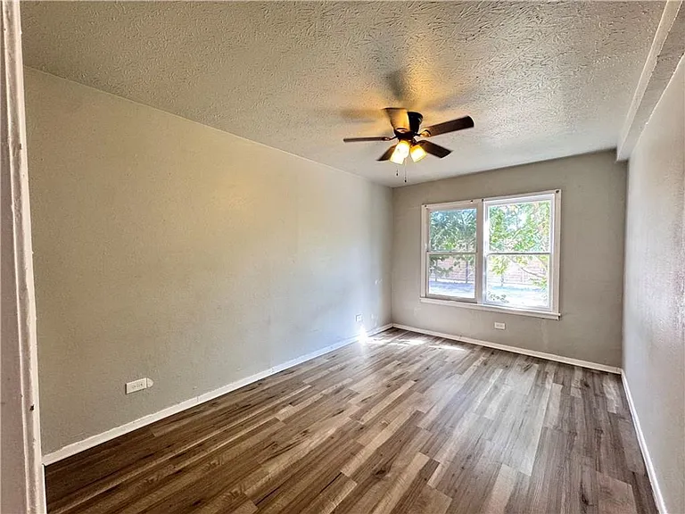 3120 Santa Fe St #22 — Photo 2