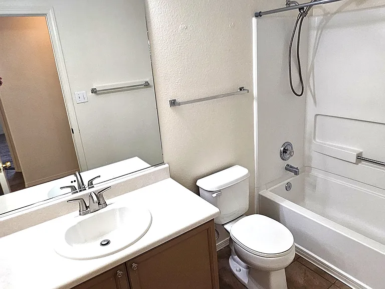 6905 Limestone Ave NE — Photo 5