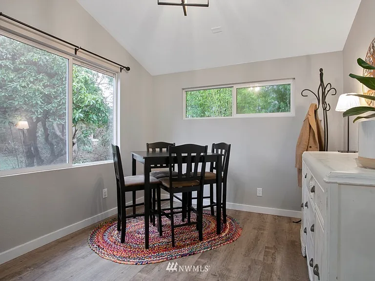 2809 Alderwood Ave — Photo 6