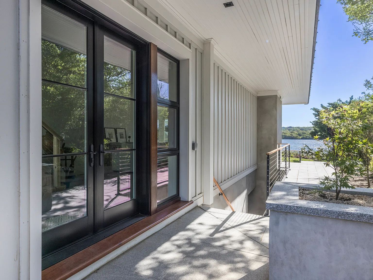 Waterfront Luxury Rental | Brand New Everything with Style — Photo 4