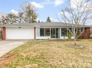 608 S Buena Vista Dr, Hendersonville, NC 28792