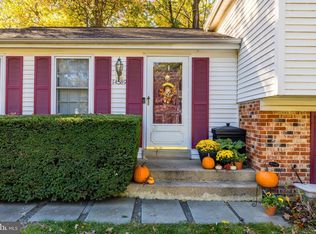 14589 Woodland Ridge Dr, Centreville, VA 20121