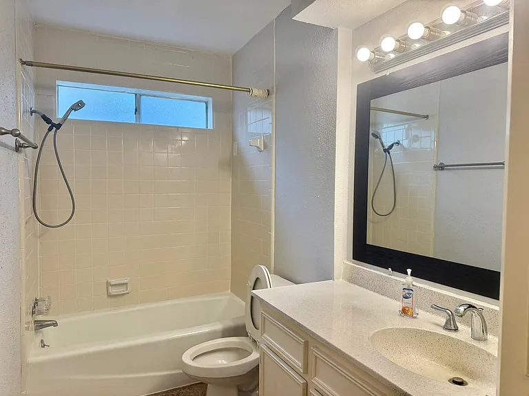 10422 Eagle Glen Dr — Photo 26