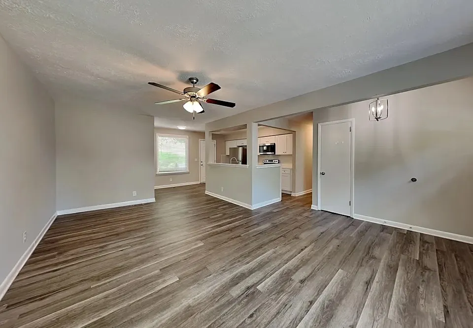 694 Frankfort Dr