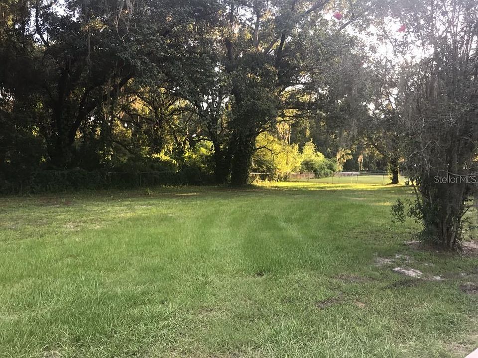 2nd image of 3924 Glen Oak Dr N