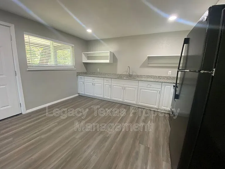 1113 S Walnut St #A — Photo 16