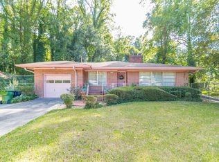 215 W Lake Dr NW, Atlanta, GA 30314