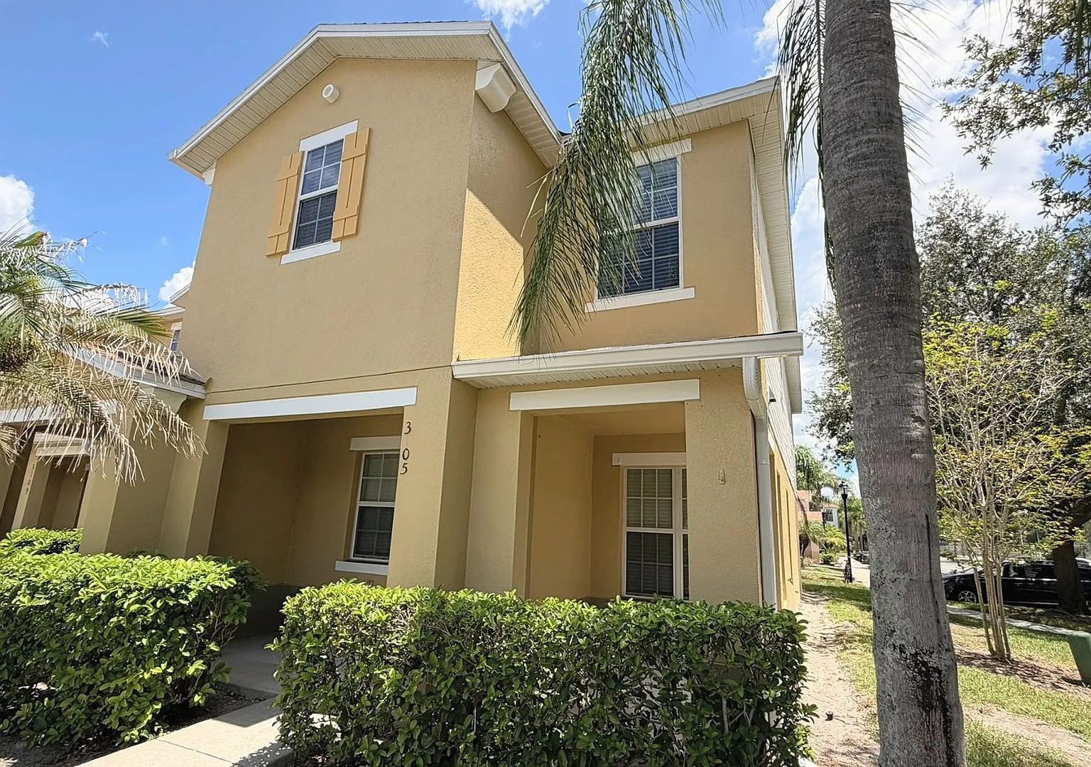 Spacious 3-Bedroom Townhome in Gated Compass Bay — Photo 1