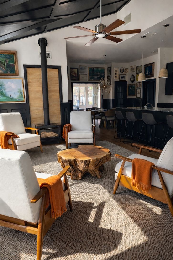  High-end design features and furniture