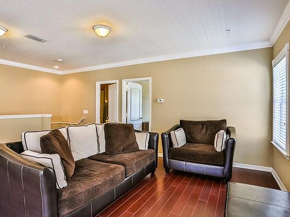 5th image of 293 McLeods Way