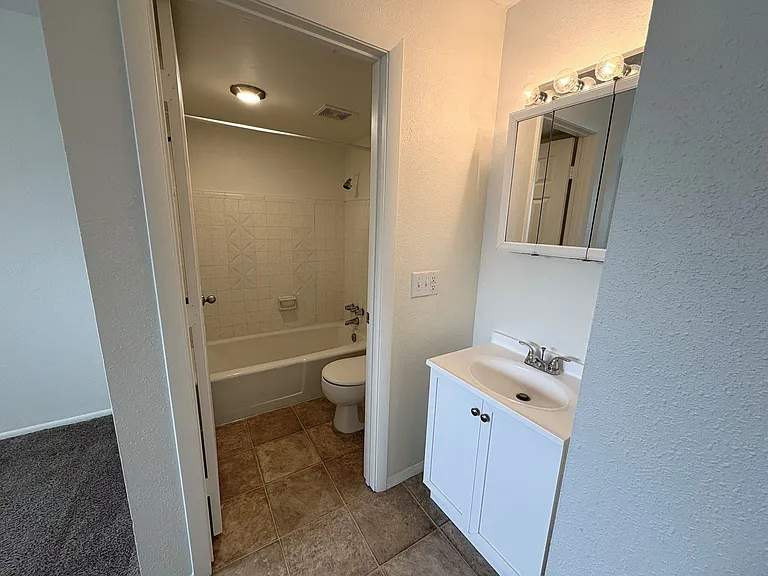 Indigo Apartments — Photo 10