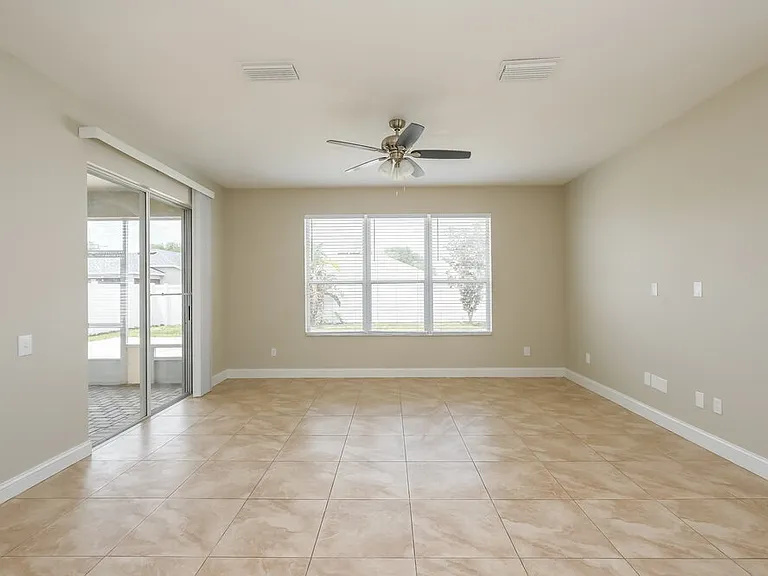 11305 Misty Isle Ln — Photo 7