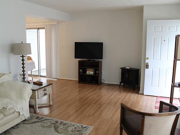5th image of 4931 Oakwood Trl