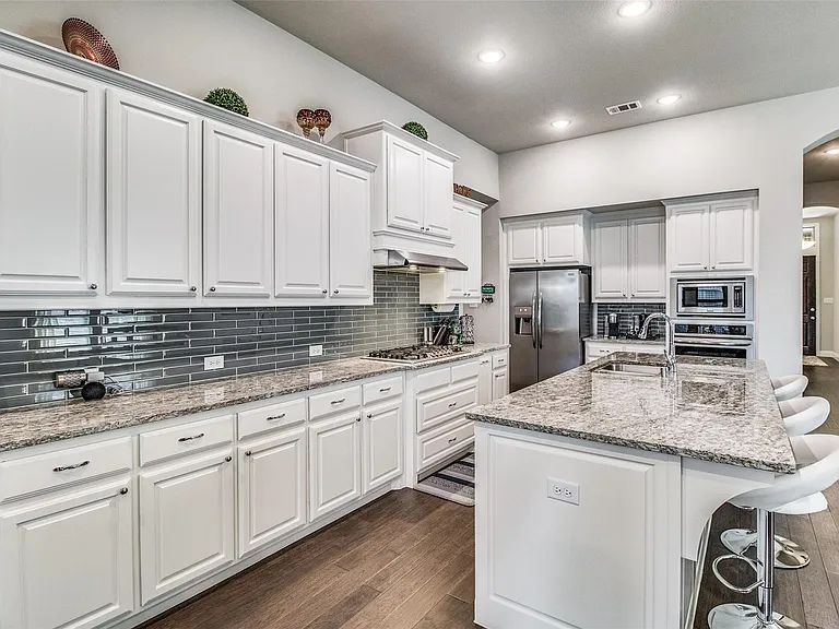 3521 Washington Dr — Photo 5