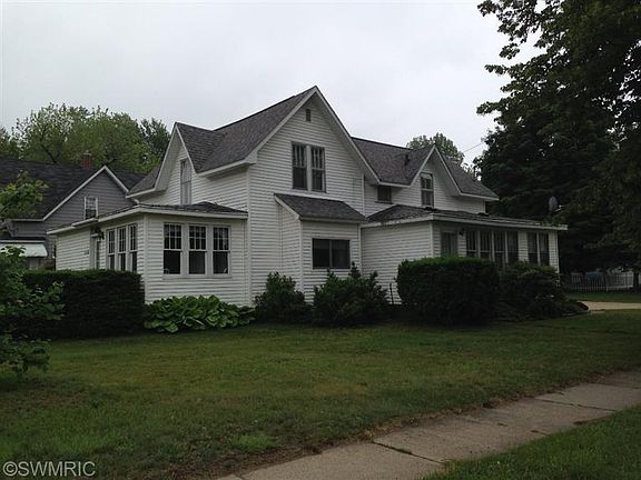 4th image of 1004 Phoenix St