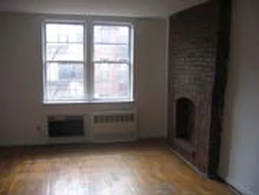 Rented by Eric Goodman Realty Corp | media 36