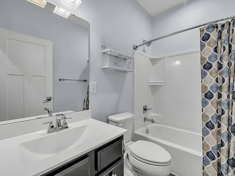 589 Westport St — Photo 20