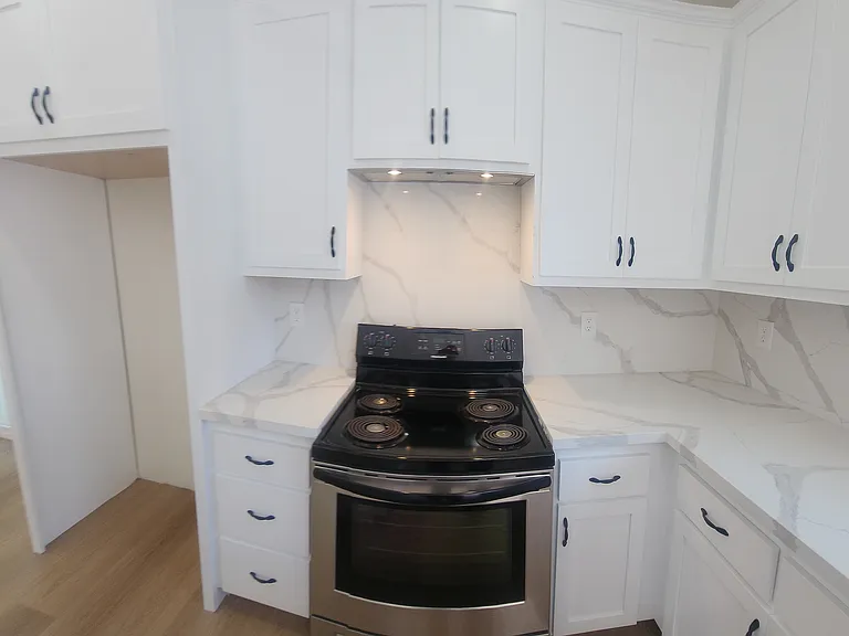 556 W Foothill Blvd — Photo 35