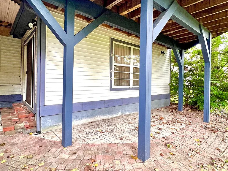 915 Huntclub Blvd — Photo 19