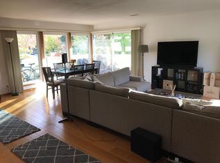 220 Linfield Dr APT 4, Menlo Park, CA 94025