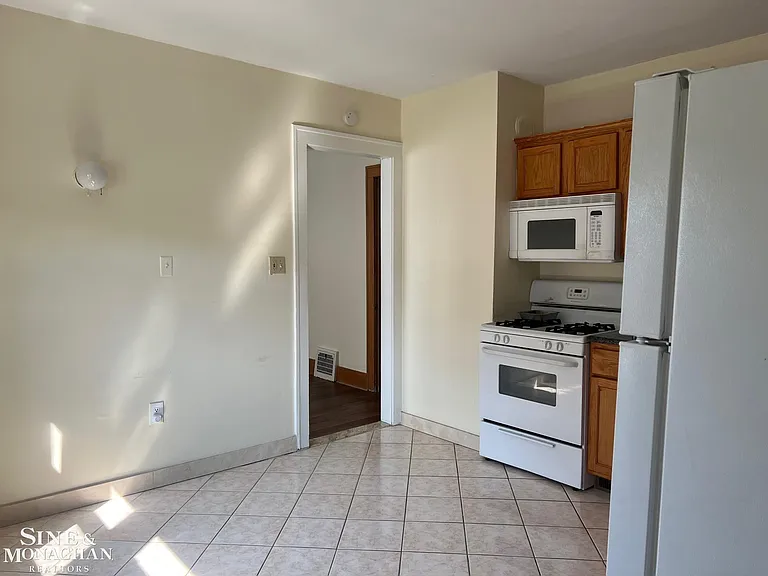 1450 Maryland St — Photo 13