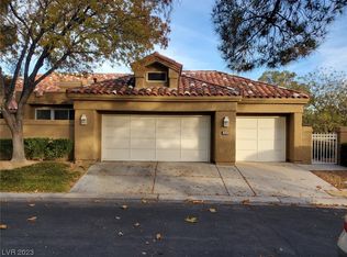 8205 Round Hills Cir, Las Vegas, NV 89113