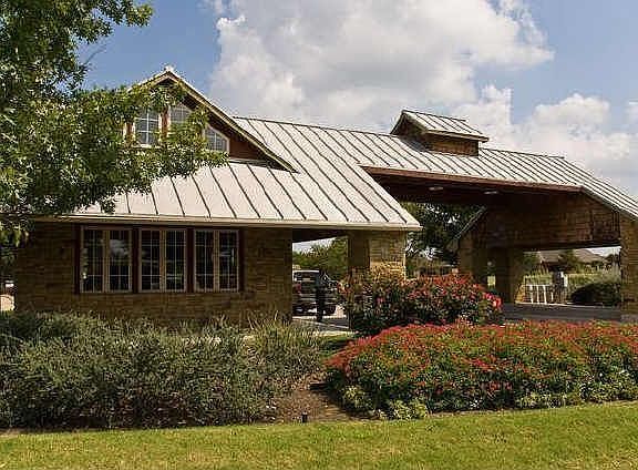 3rd image of 1391 Shadow Creek Dr