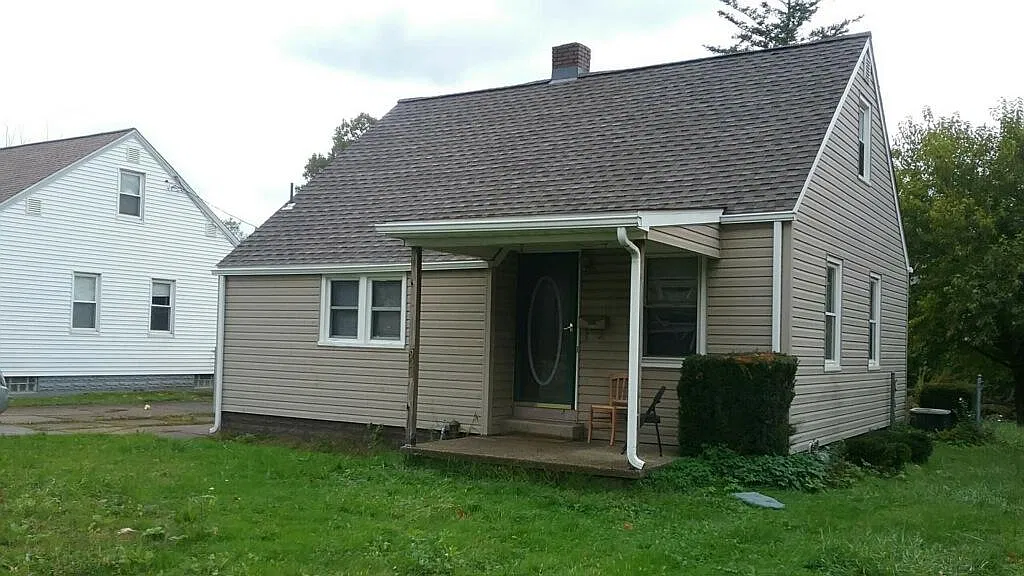 3 bed, 1240 sqft, $1,300 — Photo 1