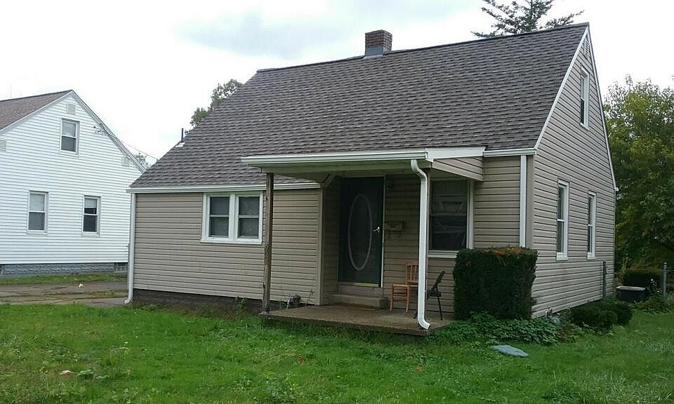 1st image of 926 E 38th St