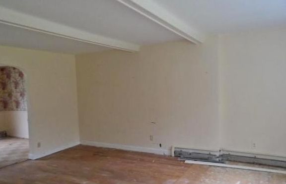 2nd image of 44 Hotchkiss Ave